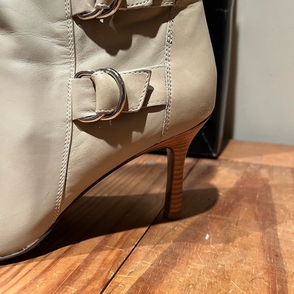 Valerie Steven’s Leather Heeled Boot - Picture 4 of 10